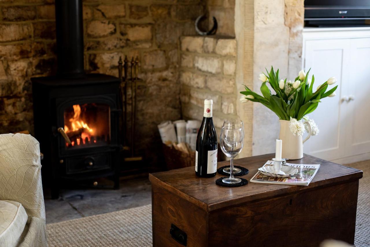 Gleneda Cottage - A Renovated, Traditional Cotswold Cottage Full Of Charm With Fireplace And Garden Bourton on the Hill Exteriör bild